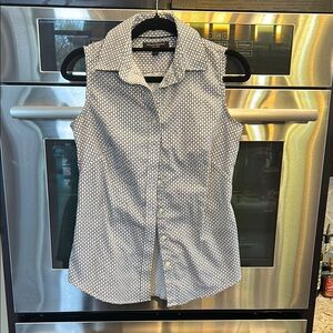 Banana‎ Republic White and Black Button Down Shirt with Notched Collar